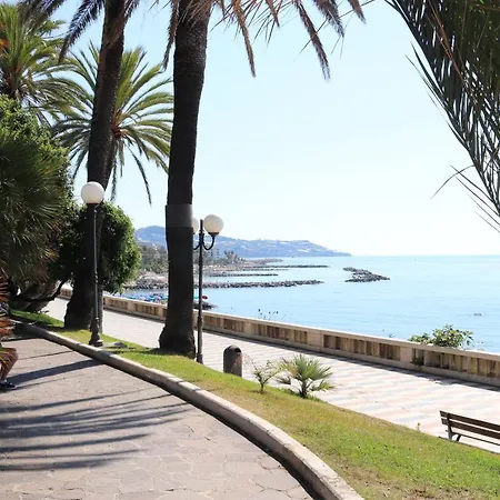 Apartment Kadevi - Centralissimo, Vicino Al Mare, Garage Sempre Disponibile, Bici Ad Uso Gratuito- *
