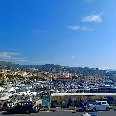 Kadevi - Centralissimo, Vicino Al Mare, Garage Sempre Disponibile, Bici Ad Uso Gratuito- Apartment