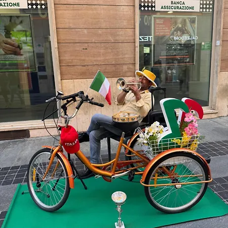アパート Kadevi -centralissimo, Parcheggio Gratuito, Bici- サンレモ