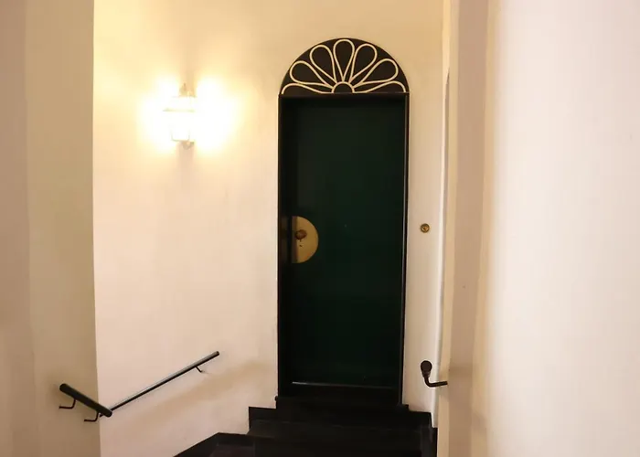 Kadevi -centralissimo, Parcheggio Gratuito , Bici Disponibili סנרמו