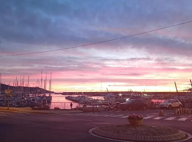 Kadevi -centralissimo, Parcheggio Gratuito , Bici Disponibili * סנרמו