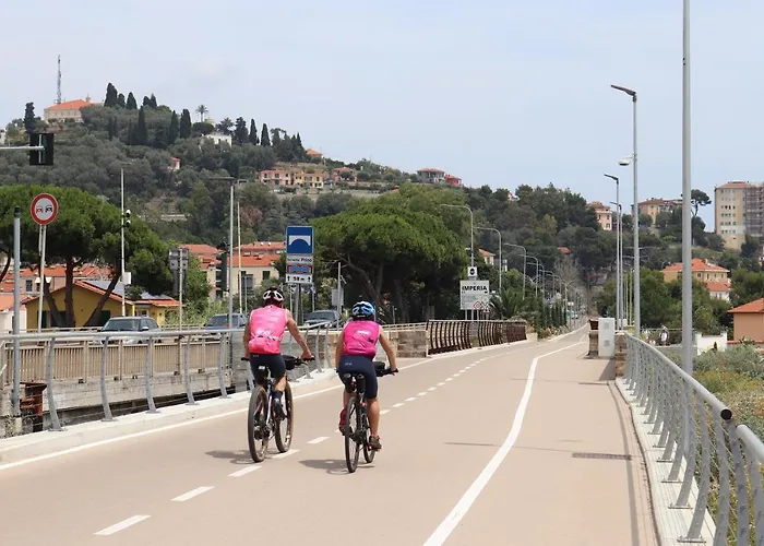 Kadevi -centralissimo, Parcheggio Gratuito , Bici Disponibili סנרמו