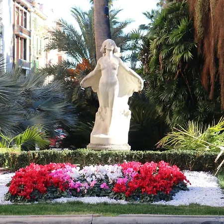 Appartamento Kadevi -centralissimo, Parcheggio Gratuito, Bici- Sanremo