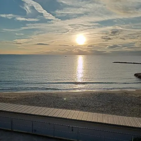 Kadevi -centralissimo, Parcheggio Gratuito A 200m , Bici Disponibili Lejlighed