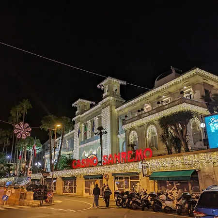 Kadevi Sanremo -Centralissimo, Parcheggio Gratuito, Bici-