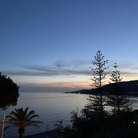 Kadevi -centralissimo, Parcheggio Gratuito A 200m , Bici Disponibili Sanremo