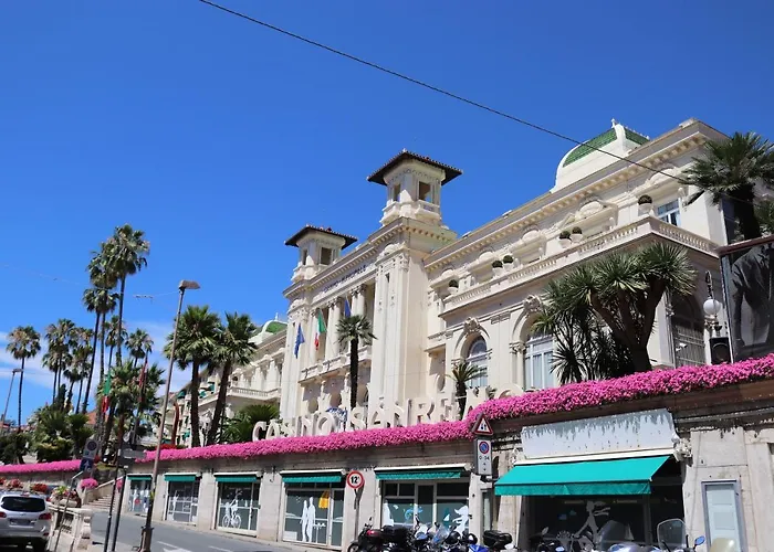 Kadevi -centralissimo, Parcheggio Gratuito , Bici Disponibili Sanremo